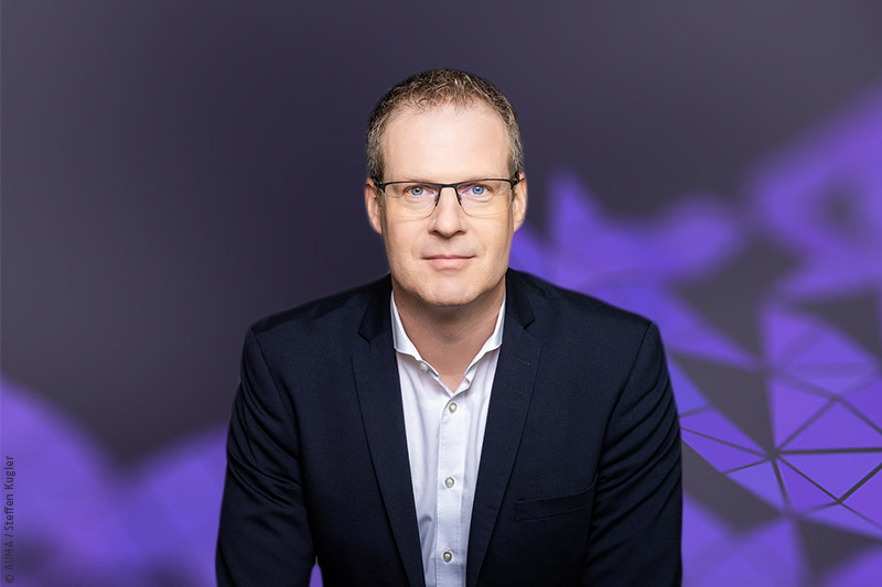 Portraitfoto von Jörn Holtmeier, Geschäftsführer des AUMA - Verband der deutschen Messewirtschaft.